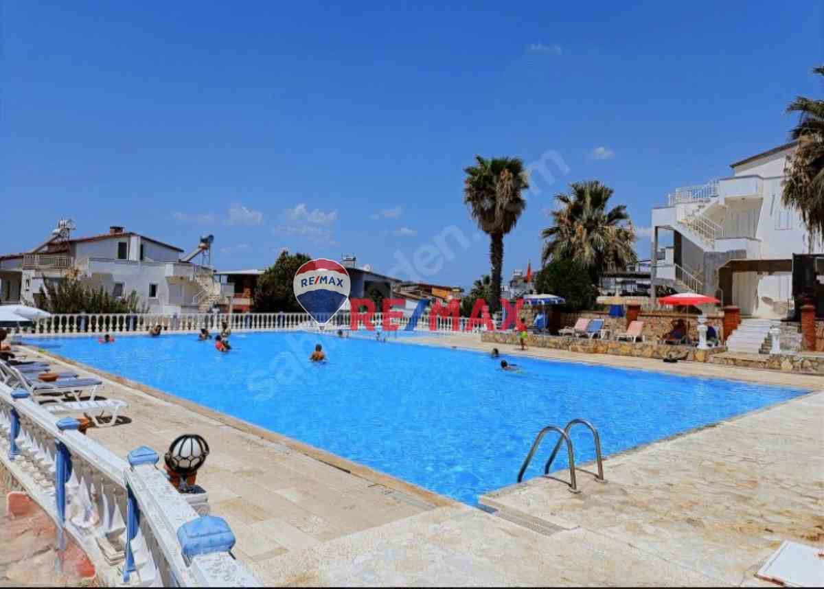 KUŞADASI BİLGİ KENT SİTESİ SATILIK VİLLA