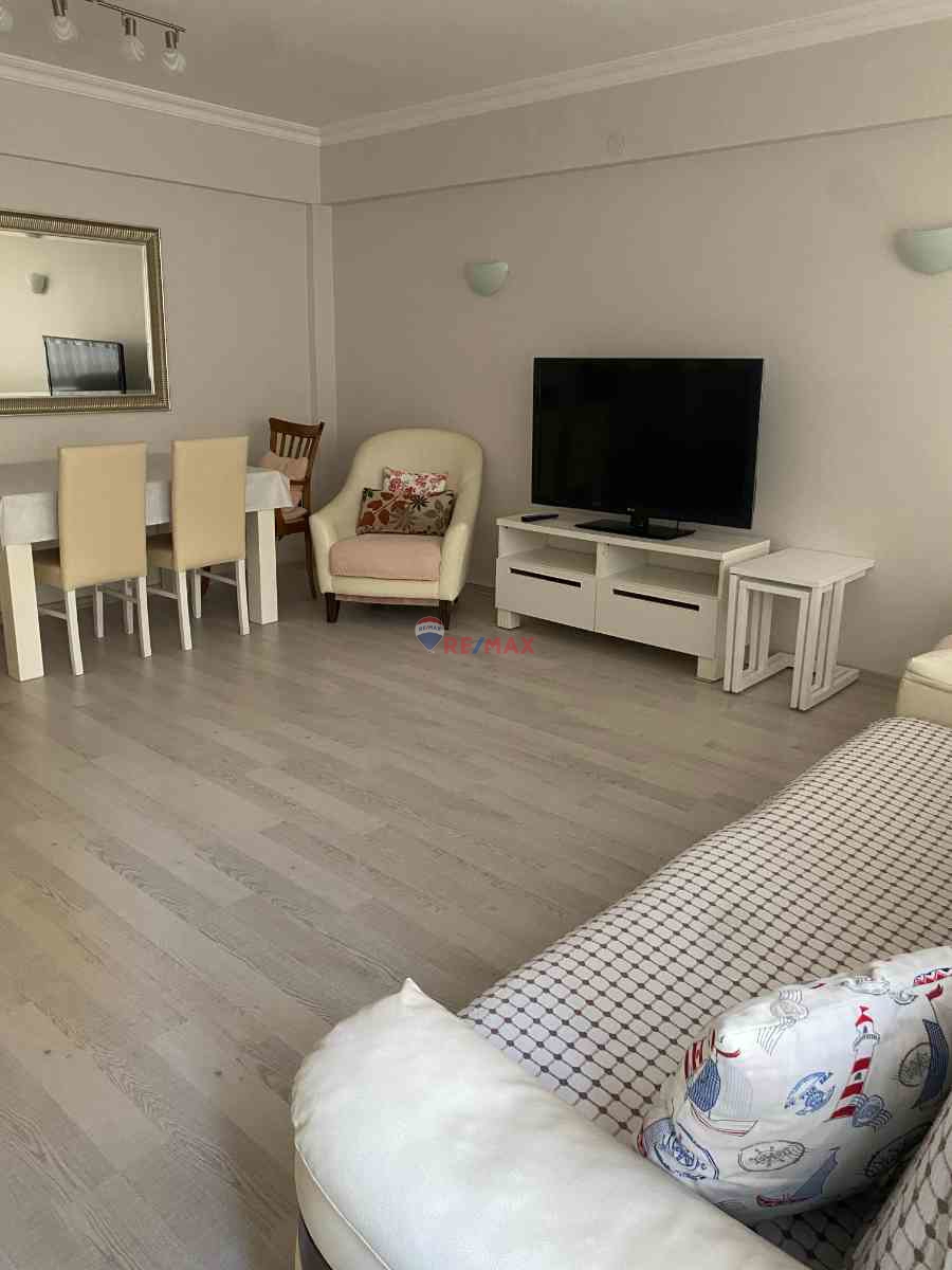 RUMELI CADDESINE KOMŞU, ŞIŞLI'NIN KALBINDE, ZAMANSIZ BIR DURUŞ 2+1 !!!