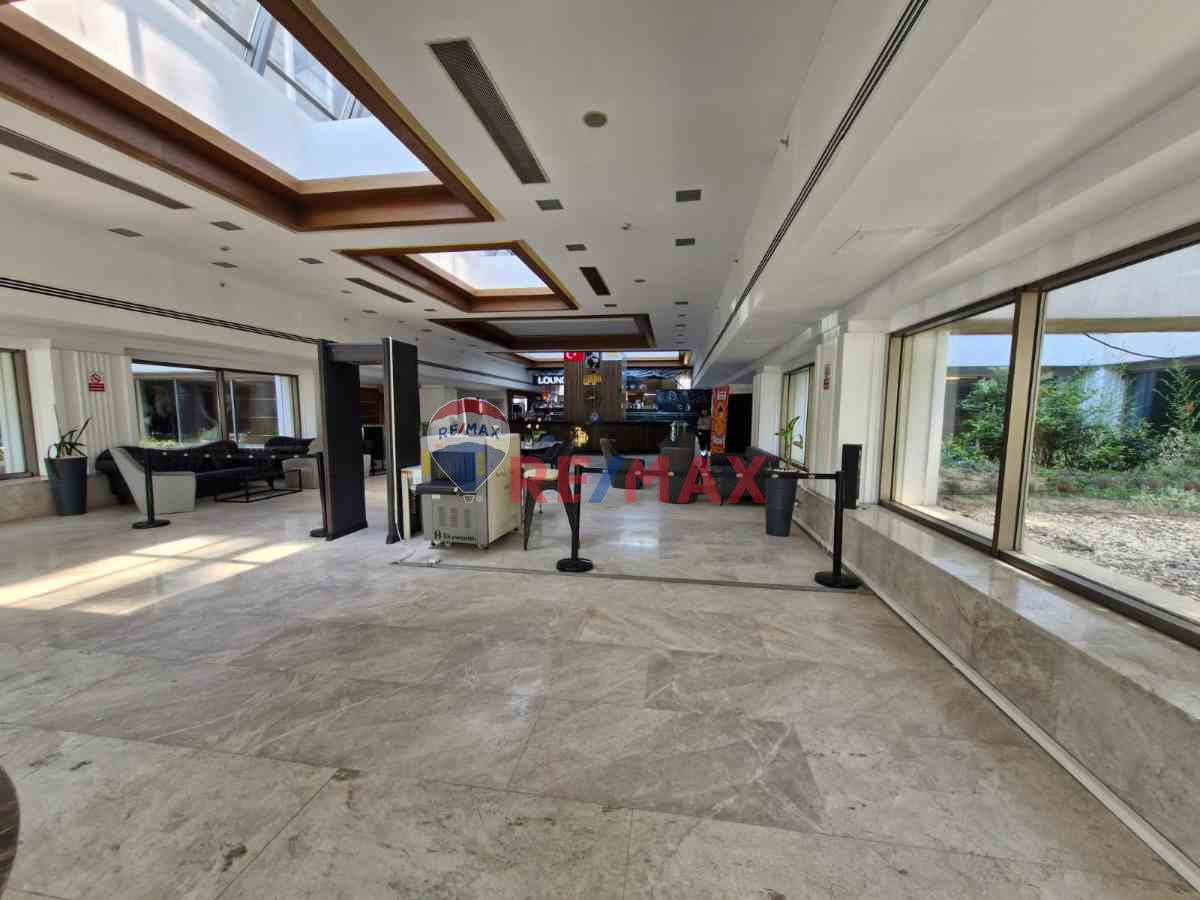 ATAŞEHIR UPHILL TOWERS 2+1 SATILIK OFIS 