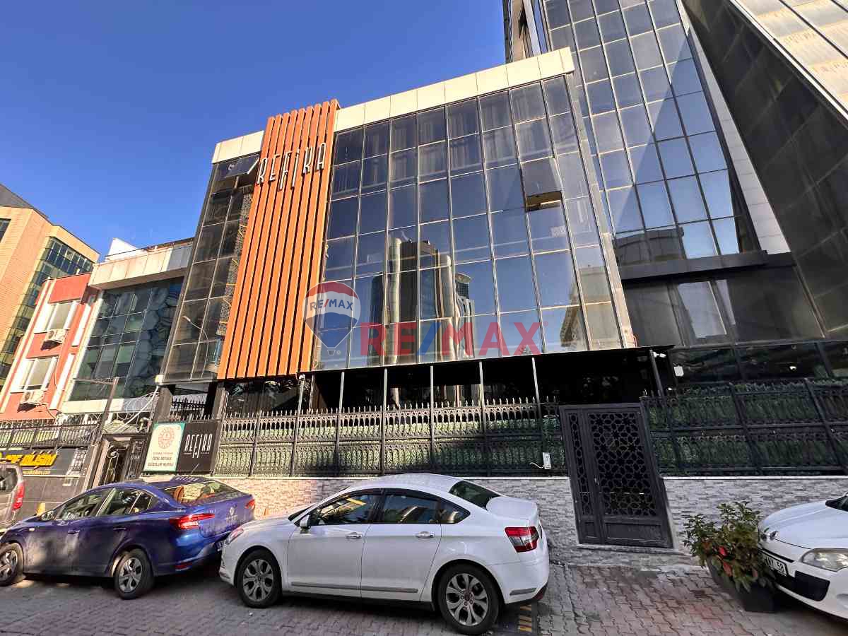 ATAŞEHİR METROYA YÜRÜME MESAFESİNDE PRESTİJLİ 250 M2 OFİS & BÜRO