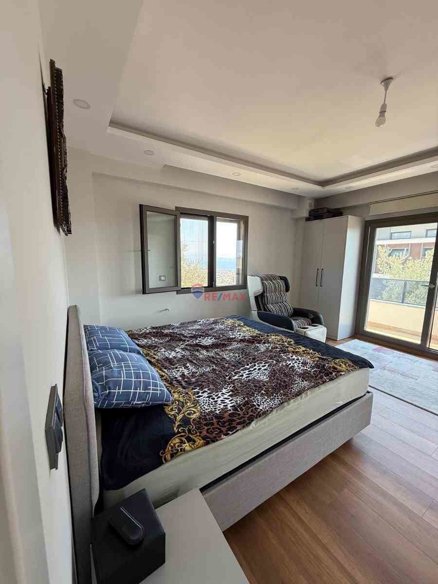 BALIKESIR'DE SATILIK 4+2 LÜKS HAVUZLU VILLA TATIL TADINDA YAŞAM