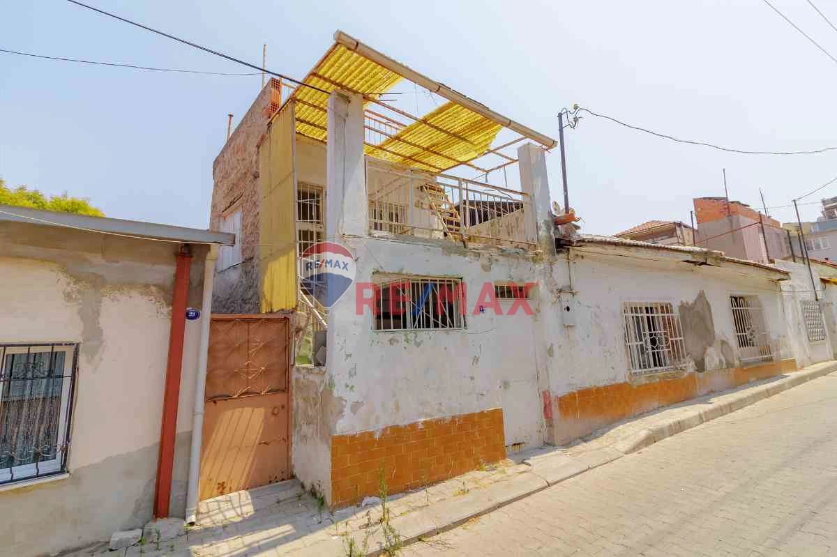 BORNOVA ALTINDAĞ'DA YATIRIMA UYGUN MÜSTAKİL KONUT