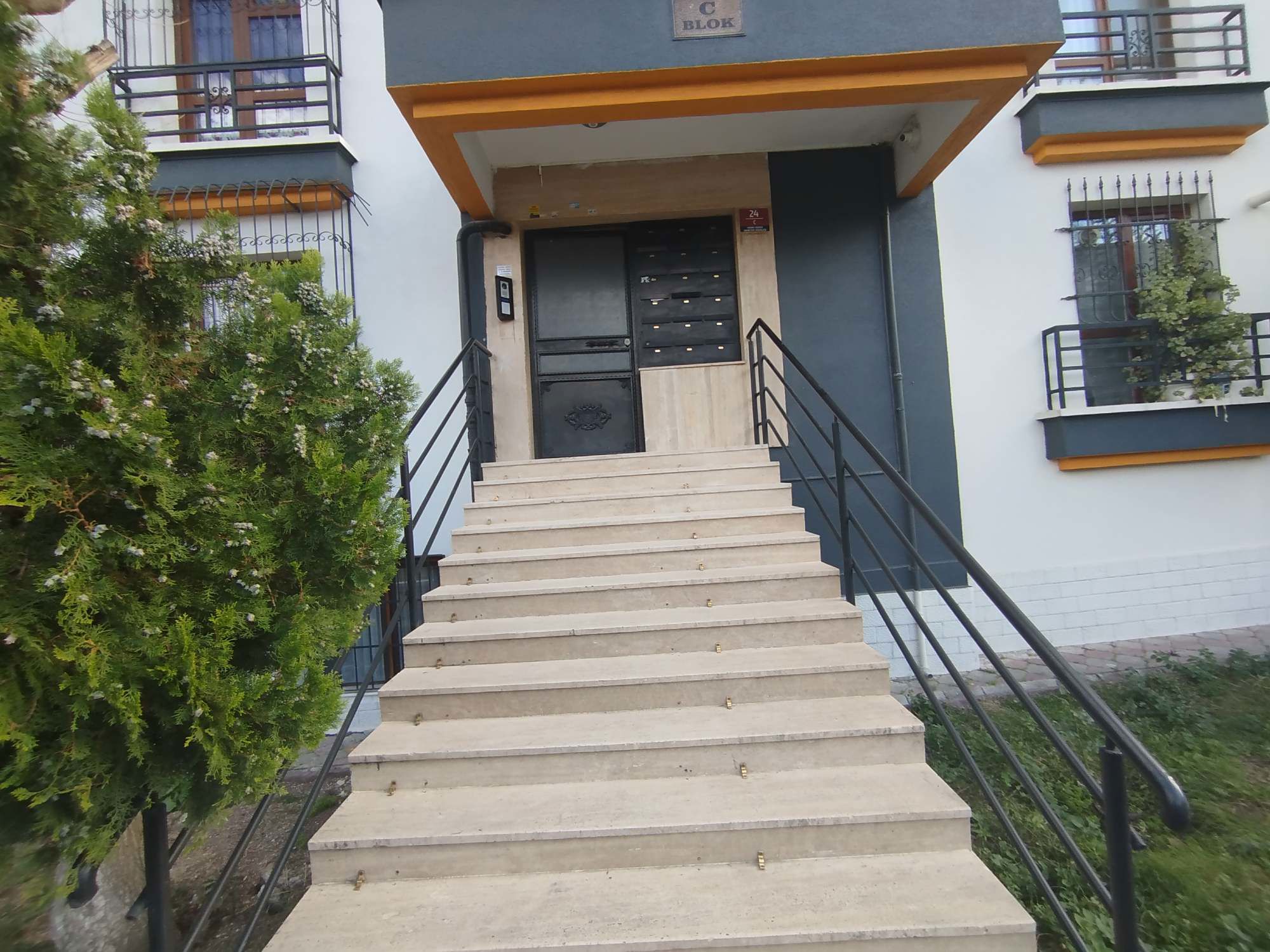 DEMİRLİBAHÇE TREN İSTASYONU ÖNÜ 3+1 KİRALIK DAİRE