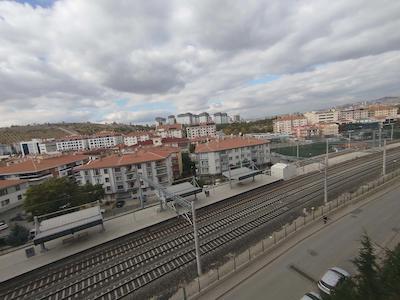 DEMİRLİBAHÇE TREN İSTASYONU ÖNÜ 3+1 KİRALIK DAİRE