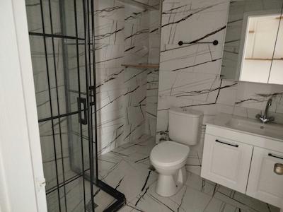 DEMİRLİBAHÇE TREN İSTASYONU ÖNÜ 3+1 KİRALIK DAİRE