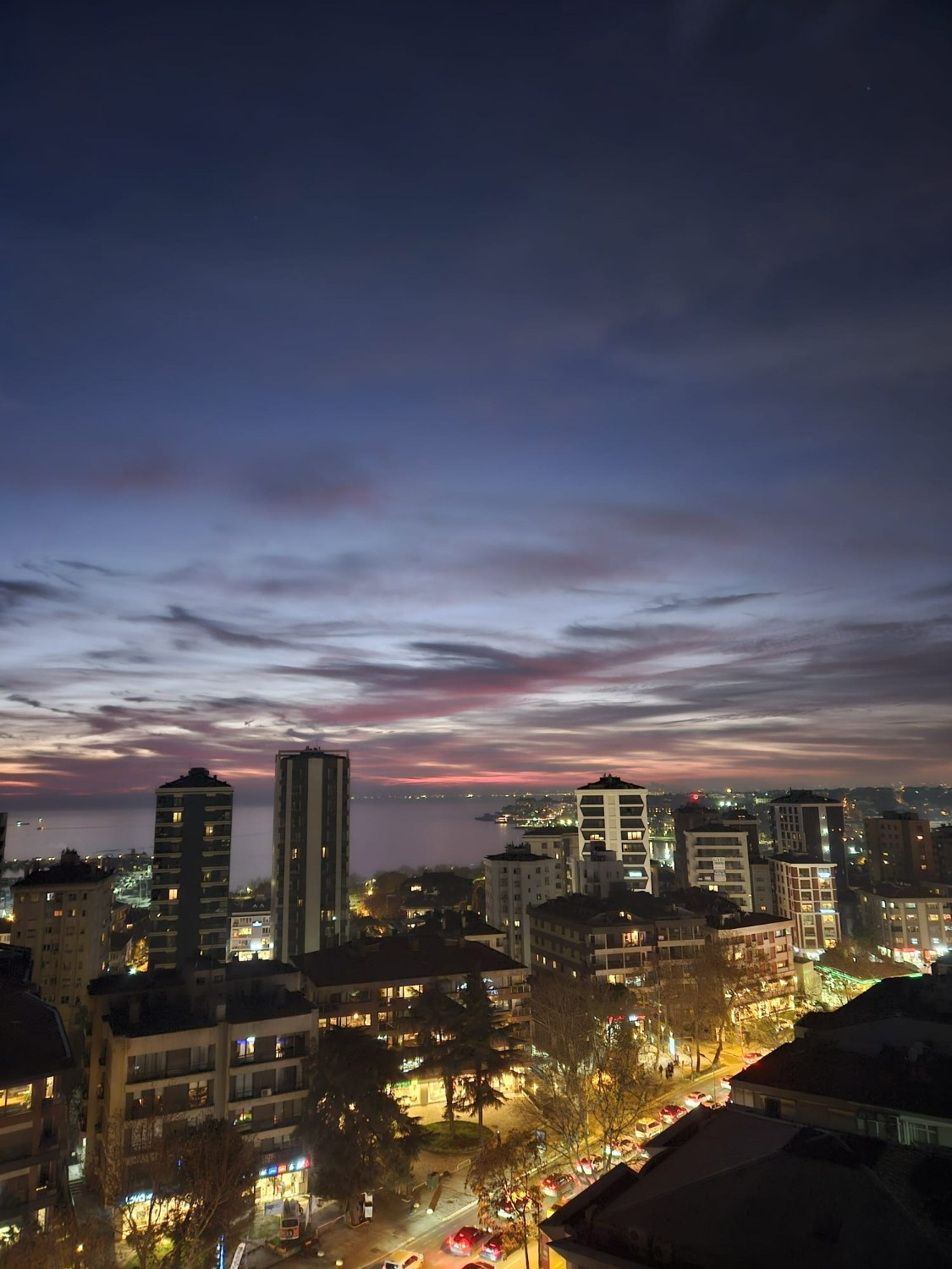 BAĞDAT CADDESİ FENERYOLU DENİZ MANZARALI 4+1 DAİRE