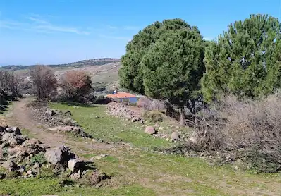 ODABURNU KÖY IÇI YERLEŞIME YAKIN SATILIK HAM TOPRAK NITELIĞINDE ARSA