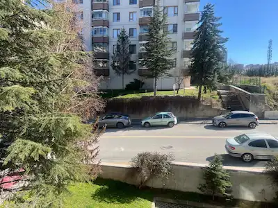 ÇUKURAMBAR'DA 3 GENİŞ BALKONLU FERAH DAİRE