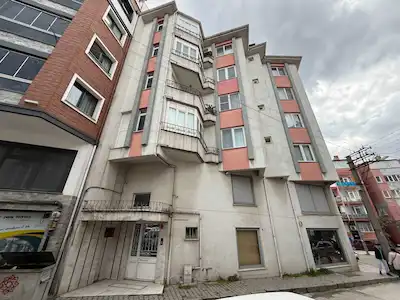 REMAX YAZ'DAN ATATÜRK  MAH. GENİŞ 3+1 SATILIK DAİRE