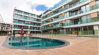 SANDİEGO REZİDANS TATİL KÖYÜ KONSEPTİLİ 1+1 55 M2