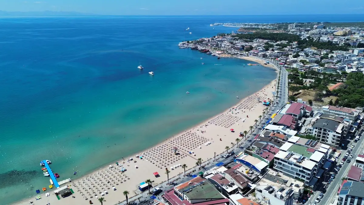 ALTINKUM PLAJINA 250 MT. MESAFELİ BAHÇELİ İKİZ VİLLA