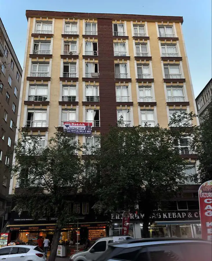 İSTASYON CADDESİNDE SATILIK YENİ 2+1 DAİRE