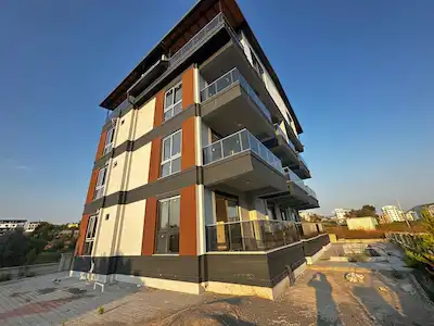 DENIZE YAKIN, KÖŞE PARSELDE TAKASA AÇIK 1+1 DAIRE