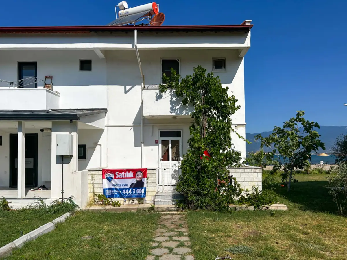 BURHANİYE HABERKENT SITESINDE DENIZE SIFIR  SATILIK VİLLA 
