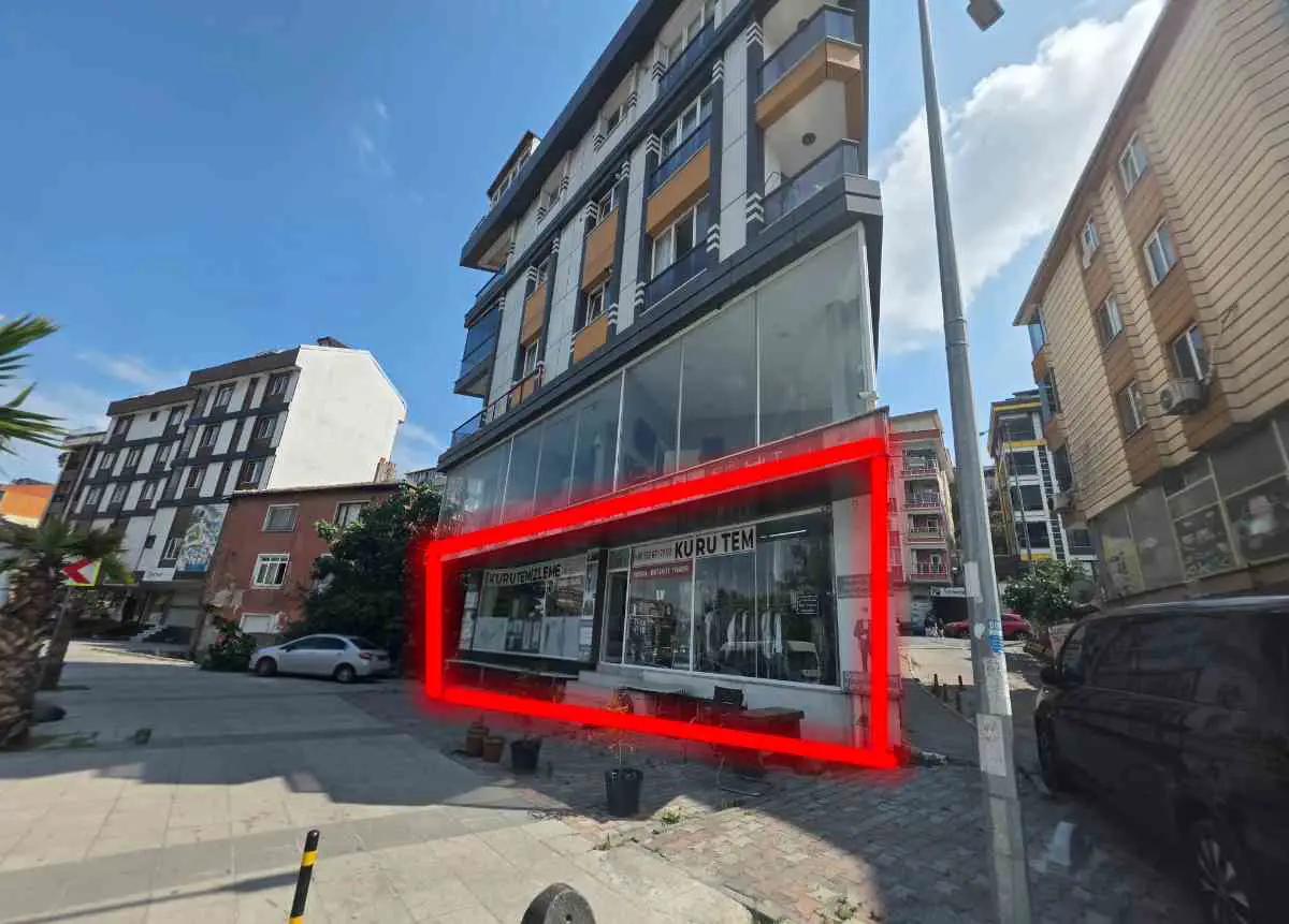 EYÜPSULTAN VARDAR BULVARINDA KİRACILI, 130 M2 SATILIK DEPOLU DÜKKAN