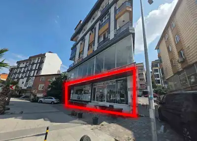 EYÜPSULTAN VARDAR BULVARINDA KİRACILI, 130 M2 SATILIK DEPOLU DÜKKAN
