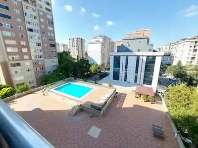 BEYLİKDÜZÜ EN İYİ LOKASYONDA KÖŞE 2+1 KAPALI MUTFAK DAİRE