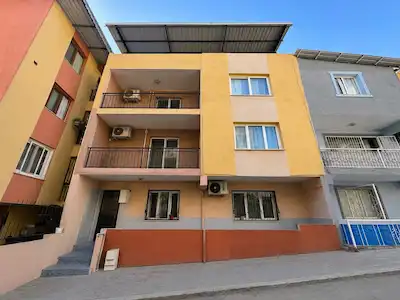 11 REMAX BEST'TEN BAYRAKLI YAMANLAR'DA SATILIK KOMPLE BINA 