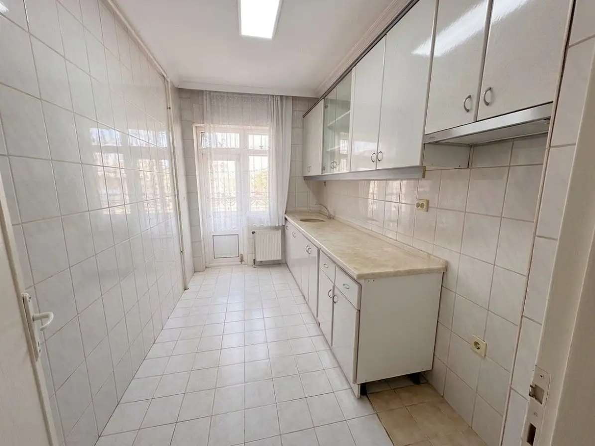 ÇANKAYA FİNİKE SOKAK’TA GENİŞ VE FERAH 3+1 SATILIK DAİRE