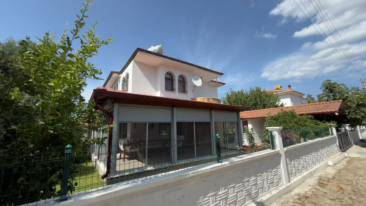 REMAX WE OFİSİNDEN SALİHLERALTI PETEK KENT SİTESİ SATILIK VİLLA