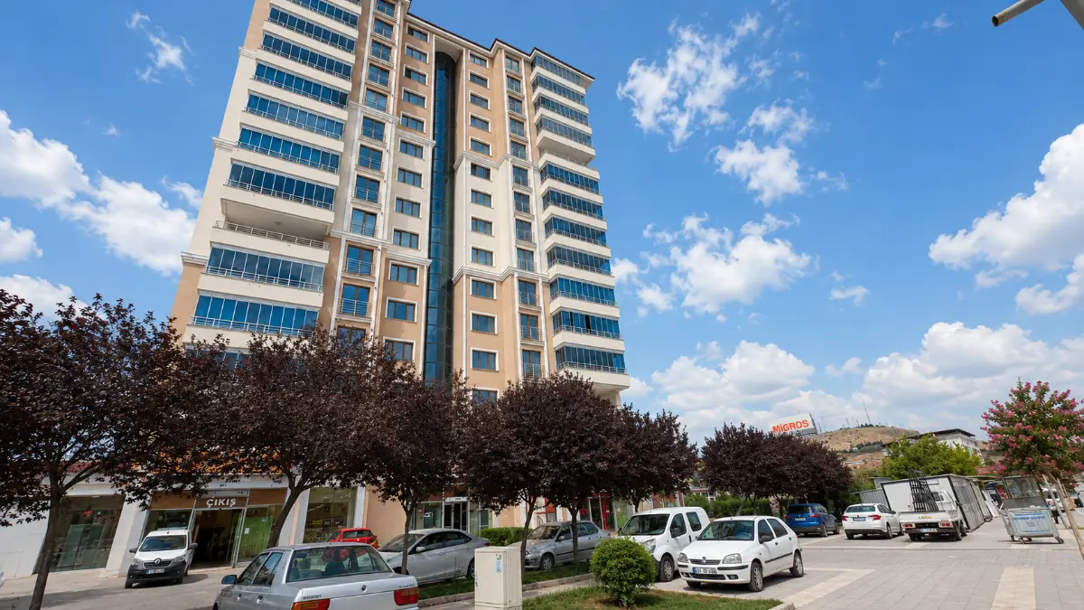 MEHMETBUYRUK CADDESİNDE SATILIK ULTRA LÜKS 4+1 DAİRE