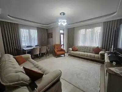 DEMİRKAPI MAHALLESİ’NDE ENSAR PARKI KARŞISI, TADİLATLI 120 M² SATILIK DAİRE