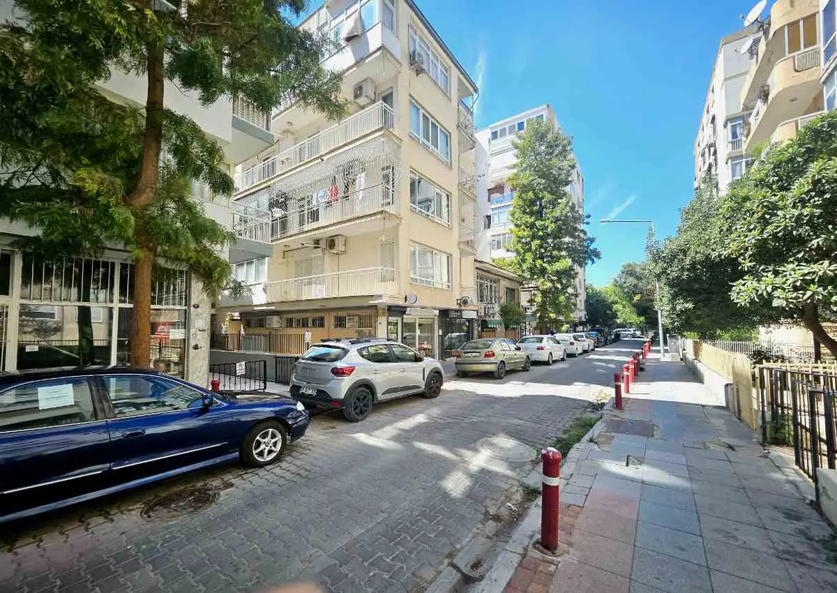 ALSANCAK MİMAR SİNAN’DA FUARA YAKIN, EŞYALI 3+1 KİRALIK DAİRE 