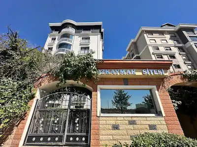 BAŞAKŞEHİR BAŞAK MAH 5.ETAP ÖZKAYMAK SİTE SATILIK 3+1DAİRE 215M2