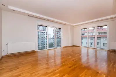 ERENKÖY MERKEZI KONUM YENI PRESTJLI BINA SATILIK 3+1 BOŞ DAIRE