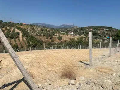 REMAX OZAN^DAN TORBALI DEMİRCİ KÖY ARAÇ TAKASINA UYGUN