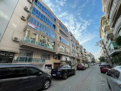İZMİR KARŞIYAKA NERGİZ'DE KREDİYE UYGUN, BOŞ TADİLATLI ASANSÖRLÜ 3+1 SATILIK