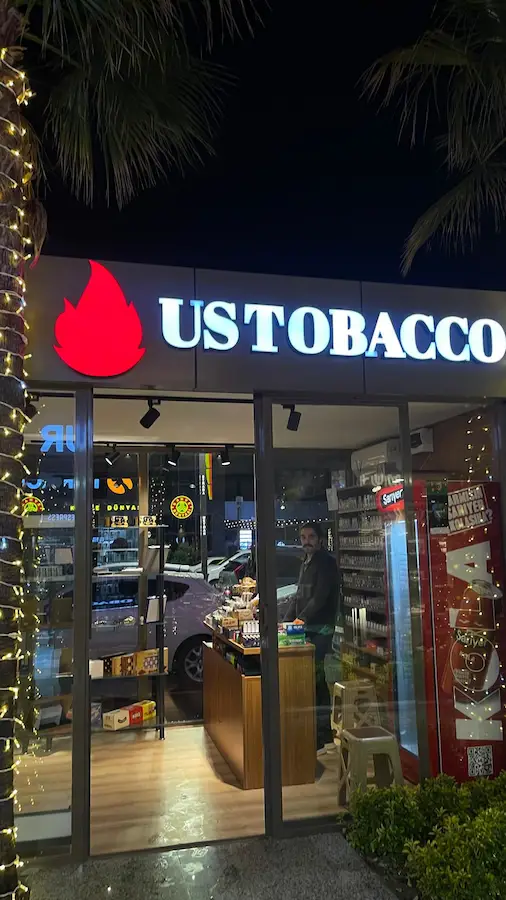 BAŞİSKELE'DE AVM İÇİ DEVREN KİRALIK TABACCO BAYİİ
