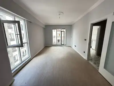 PENDİK KÖŞEM SİTESİNDE ÖN BLOKTA SİTE İÇERİSİNDE SATILIK 2+1 DAİRE