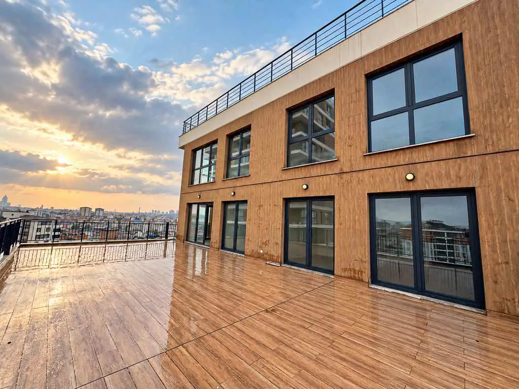 NARLI BAHÇE KONUTLARINDA SATILIK 3+1 TERASLI DAİRE 197 M²