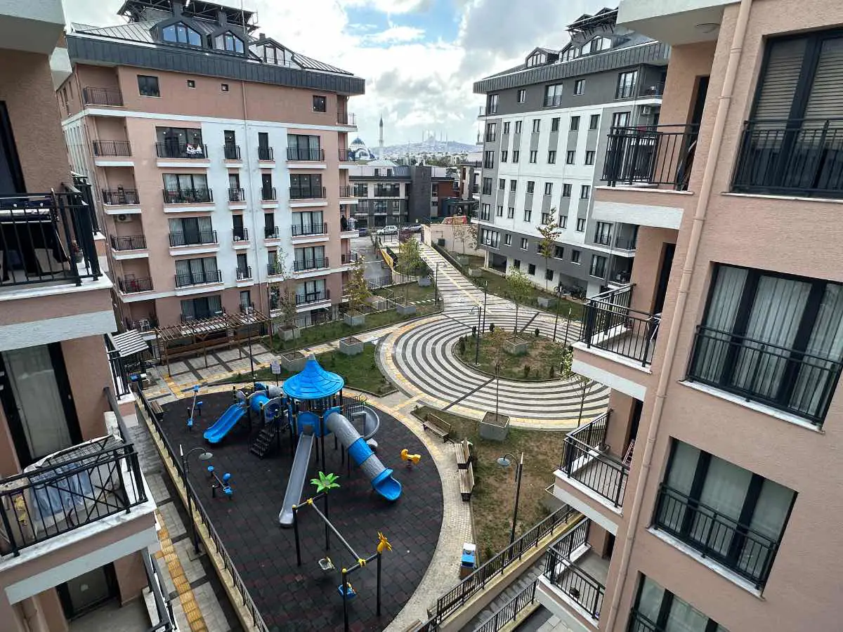 REMAX CİTY ÜSKÜDAR KÜÇÜKSU'DA ÖZEVİM SİTESİNDE SATILIK DAİRE