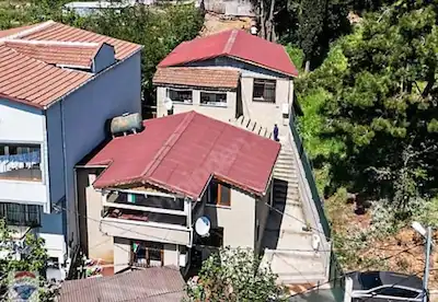 YAKACIK DENİZ MANZARALI MÜSTAKİL ARSA DA BAĞIMSIZ 2 ADET EV