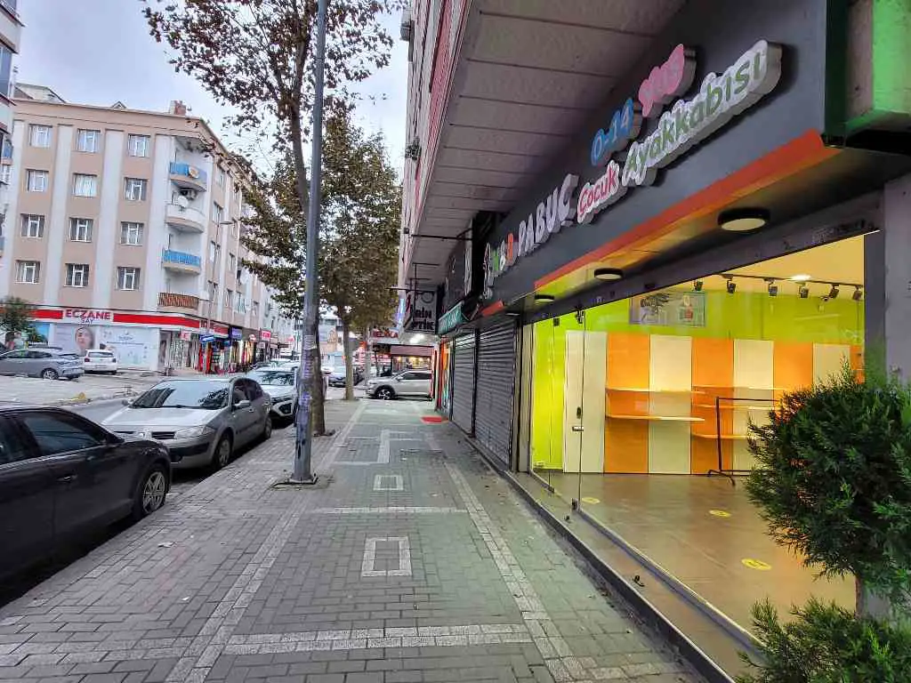AVCILAR BEYOĞLU CADDESİ KİRALIK 65 M2 DÜKKAN