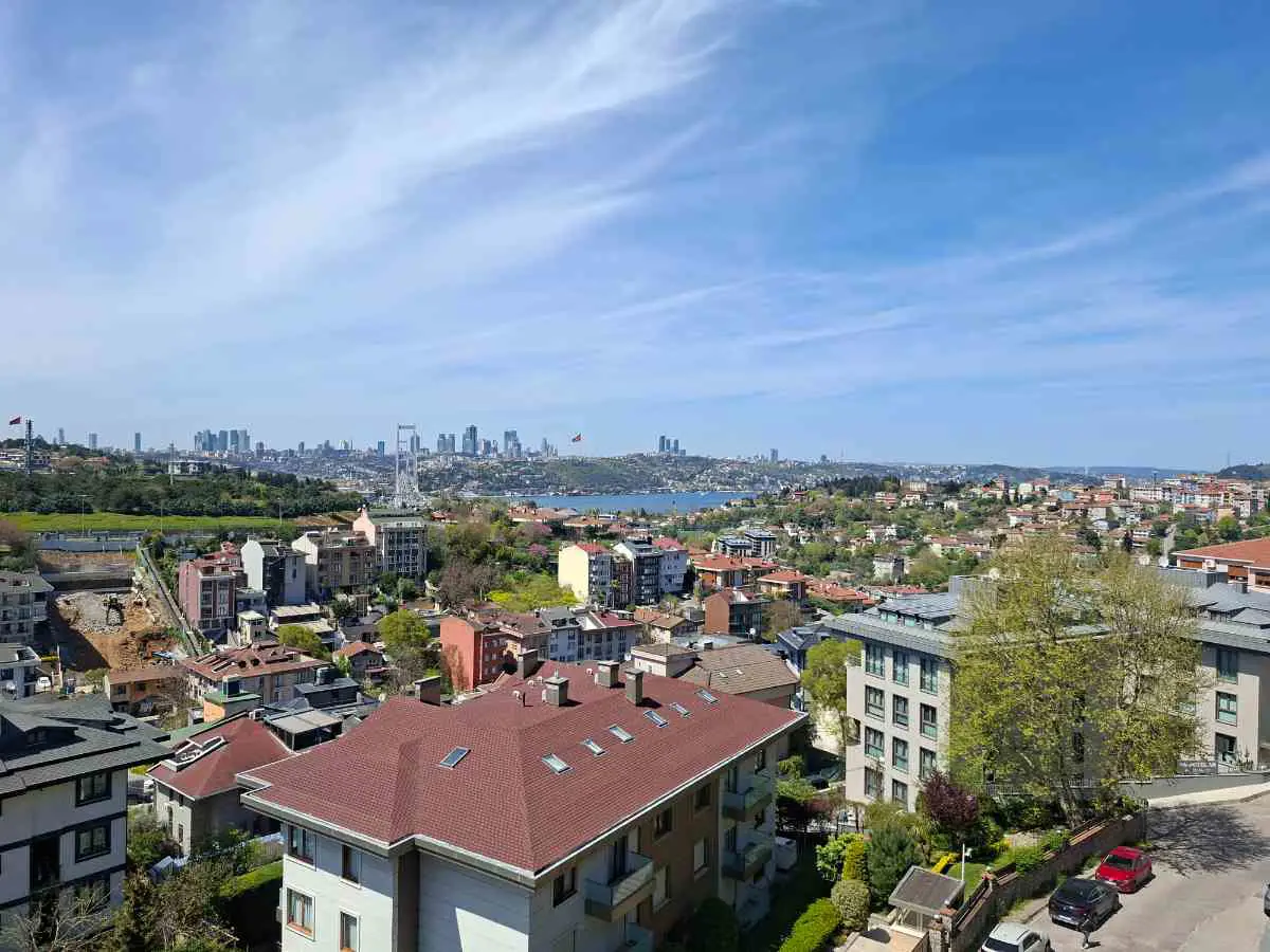 ÜSKÜDAR BURHANİYE’DE BOĞAZ MANZARALI 6+1 DUBLEKS KİRALIK DAİRE