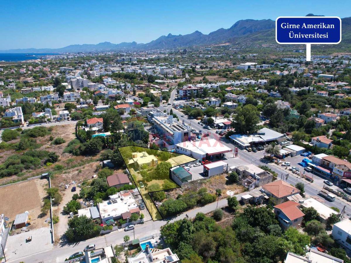 Girne Karaoğlanoğlu'nda  Satılık Müstakil Ev-Arsa 