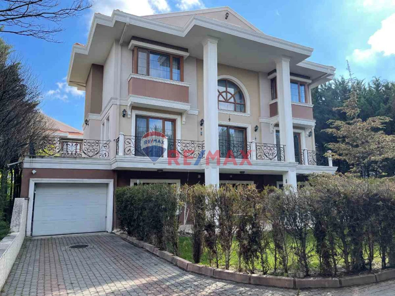 GÖLBAŞINDA FULL DONANIMLI OTURUMA HAZIR SATILIK LÜKS VILLA