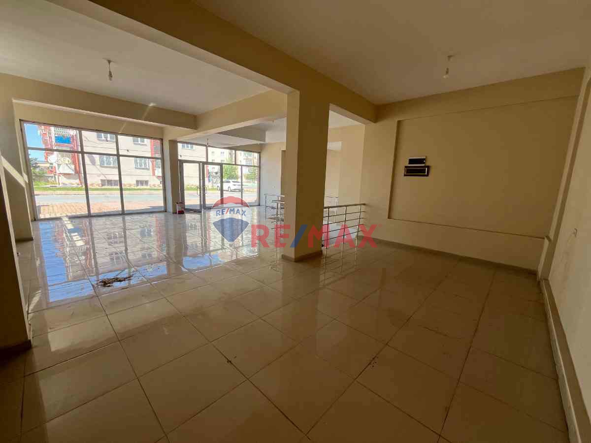 YENIKÖY MAHALLESI 200M2 DEPOLU KIRALIK DÜKKAN