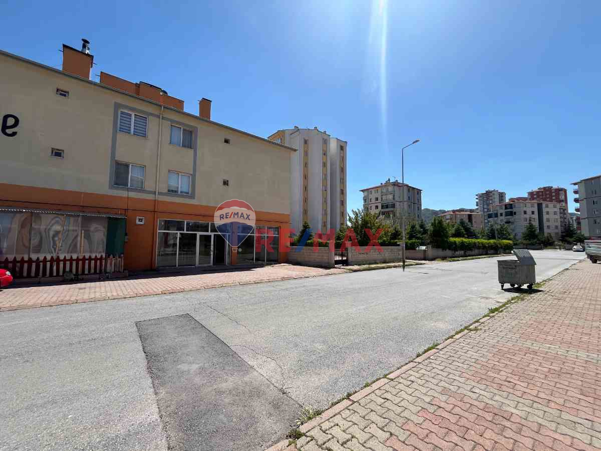 YENIKÖY MAHALLESI 200M2 DEPOLU KIRALIK DÜKKAN