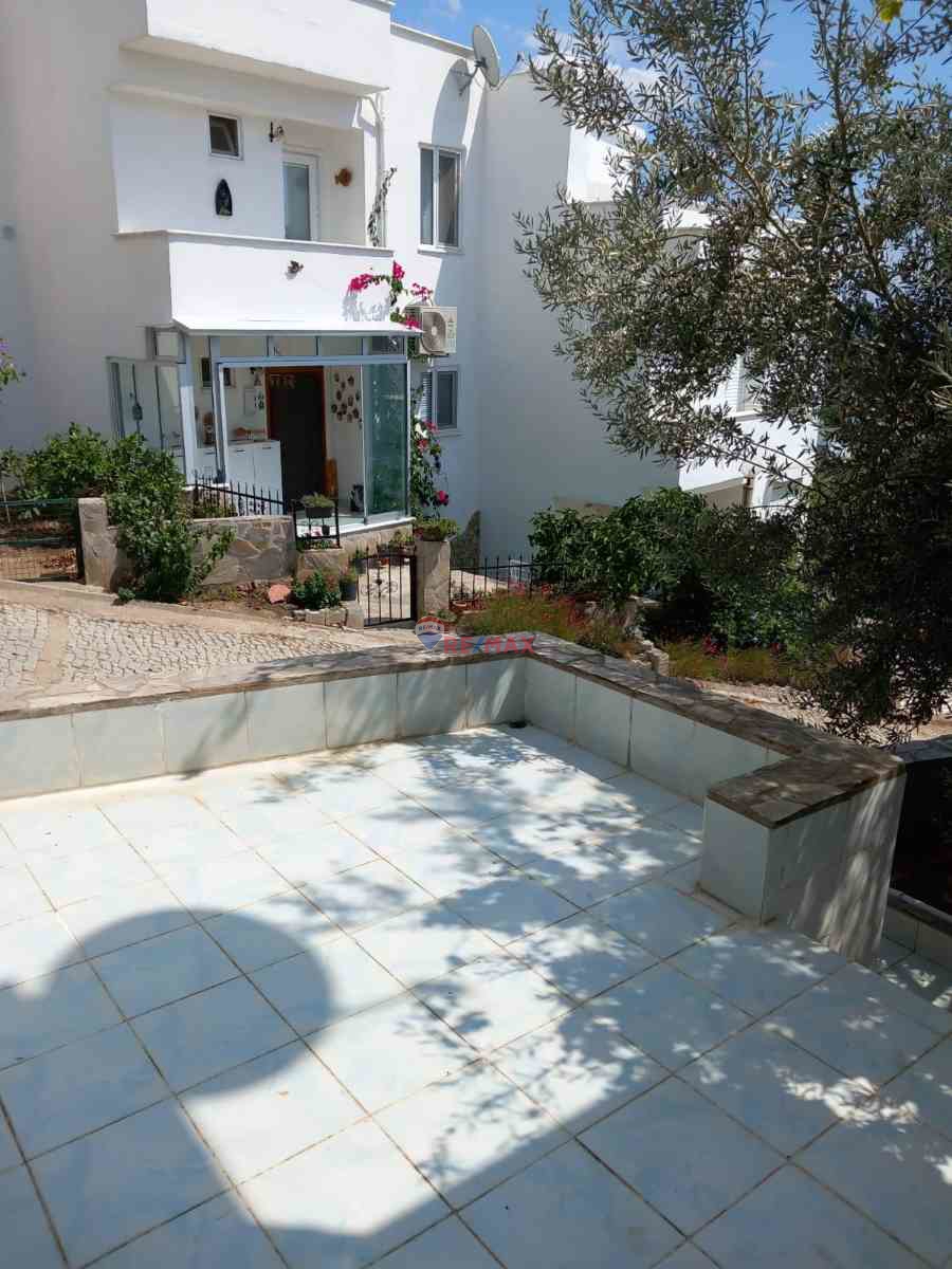 EDREMIT ALTINOLUK NARLI'DA SATILIK DUBLEKS VILLA