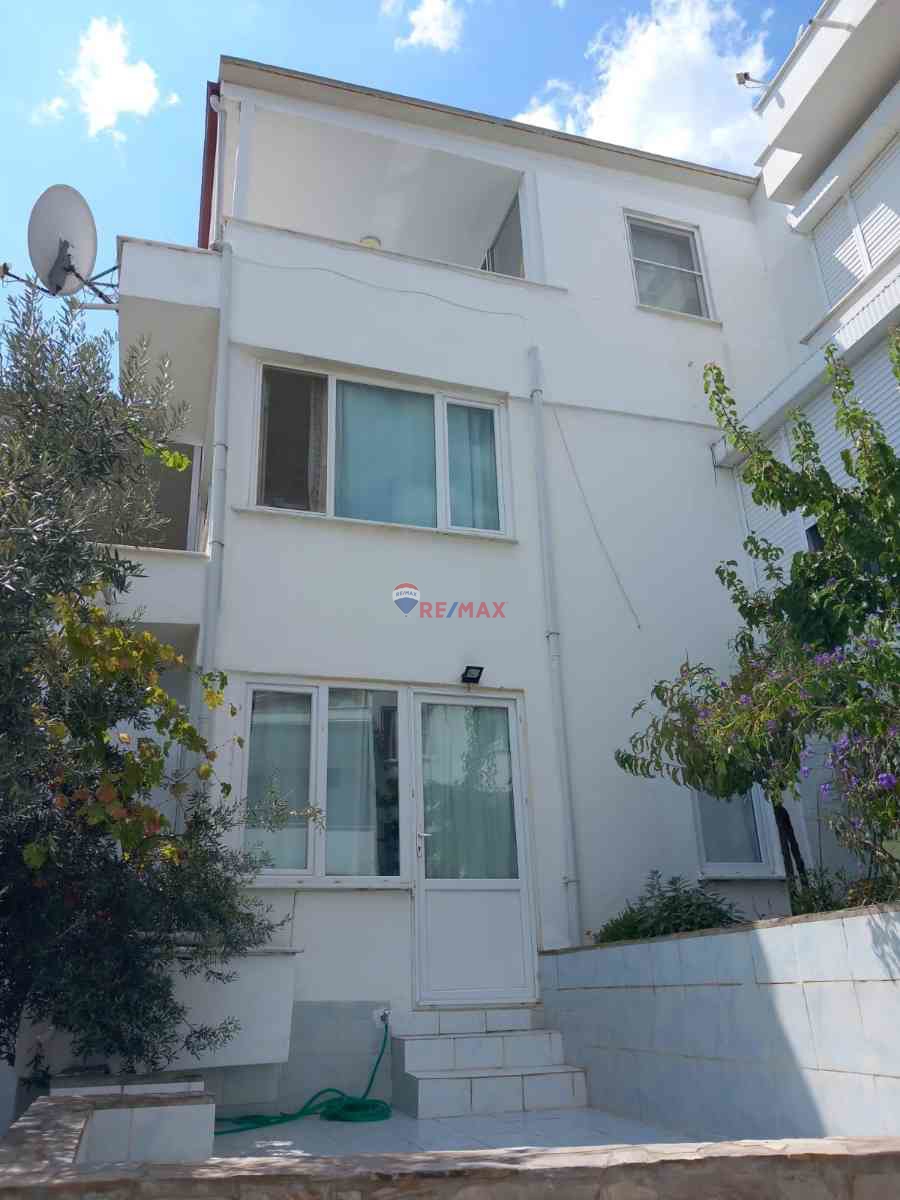 EDREMIT ALTINOLUK NARLI'DA SATILIK DUBLEKS VILLA