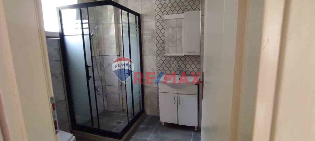 KOCAELI GÖLCÜK KIRALIK DAIRE YENIMAHALLE KAPALI PAZAR KARŞISI