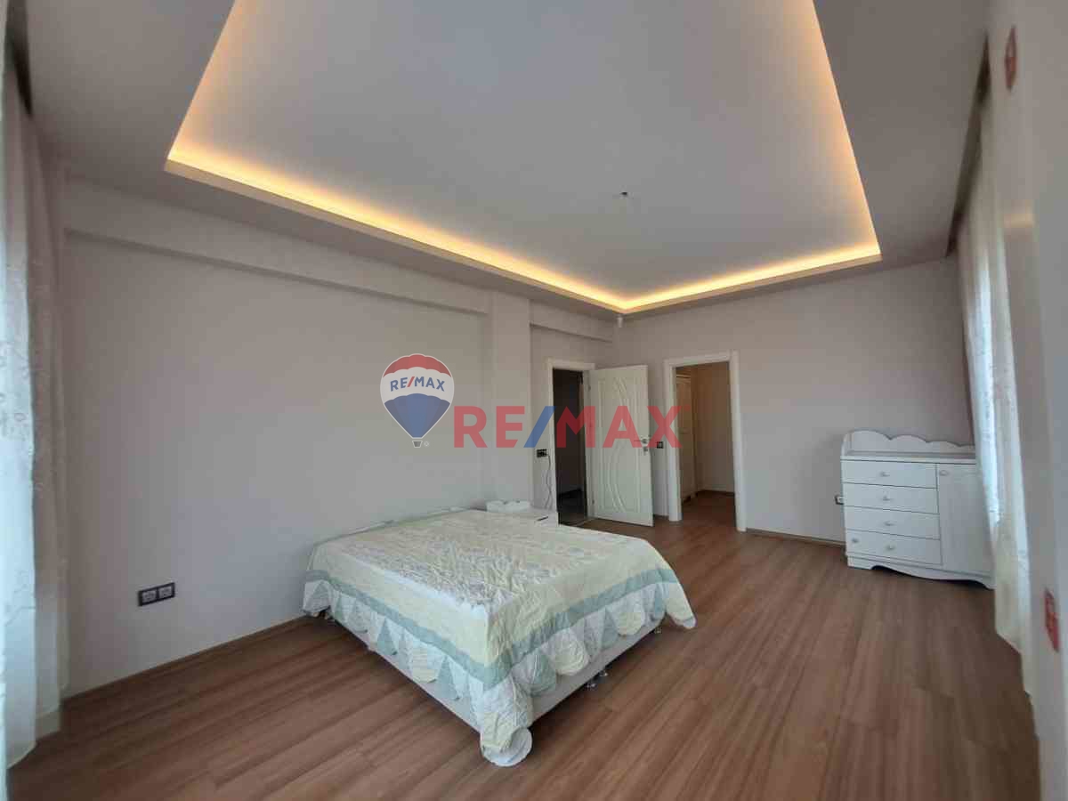 BİLECİK MERKEZDE EMSALSİZ SATILIK 5+1 HAVUZLU VİLLA