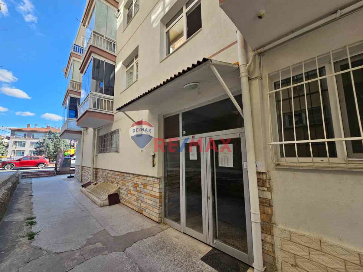 AŞAĞIEĞLENCE MESTAN SOKAKTA BULUNAN 2+1 DAIRE