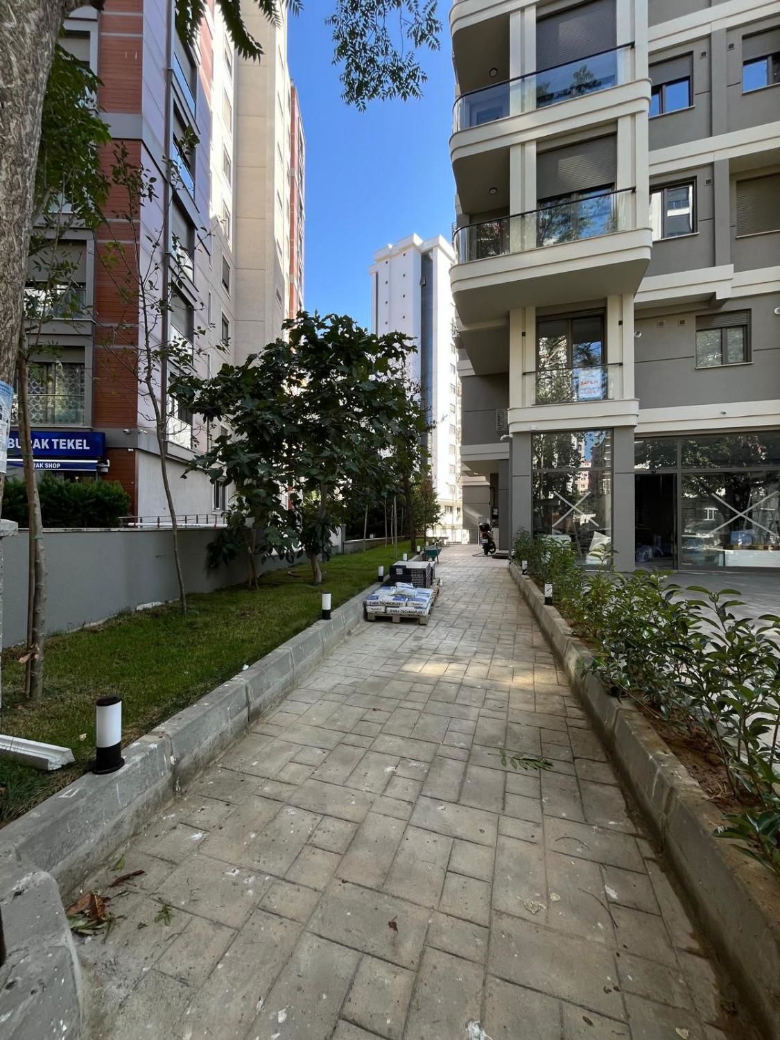 SIFIR BİNADA METRO VE MARMARAY'A 5 DK MESAFEDE KİRALIK DAİRE