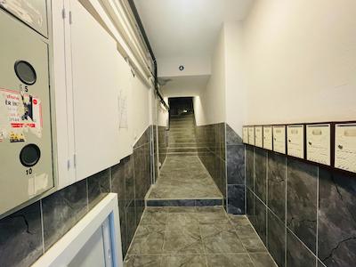 KARŞIYAKA MERKEZI KONUMDA DOĞALGAZLI 2+1 KIRALIK DAIRE 