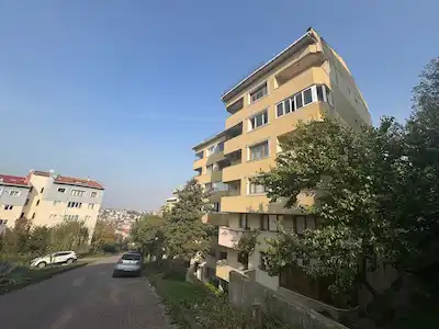 REMAX ASHILL ÜSKÜDAR KIRAZLITEPE DE ÖZYUVA SITESI SATILIK 3+1 